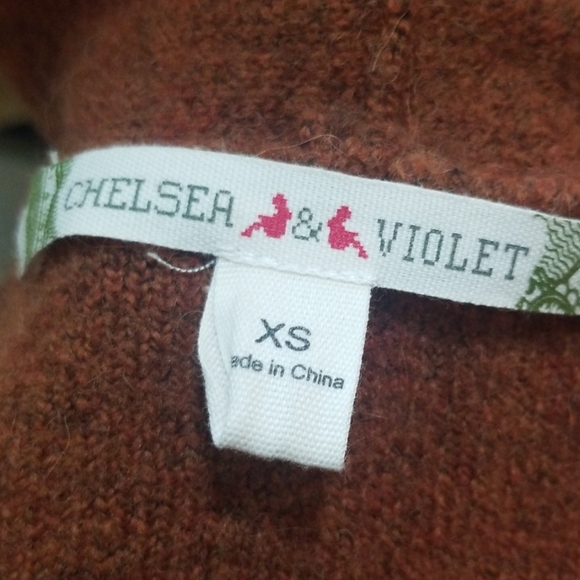 SOLD..BEAUTIFUL RUST CHELSEA & VIOLET WOOL SWEATER - Picture 5 of 7